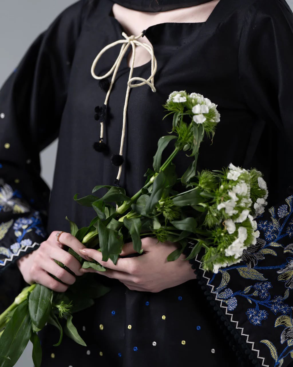 Osen Black Embroidered 3pc