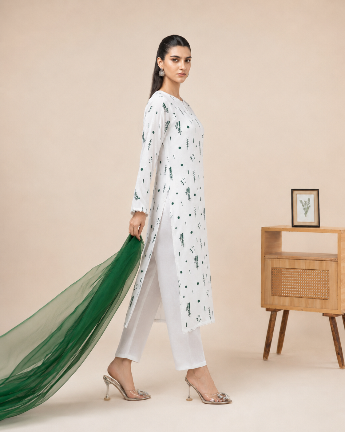 Daina Embroidered 3pc
