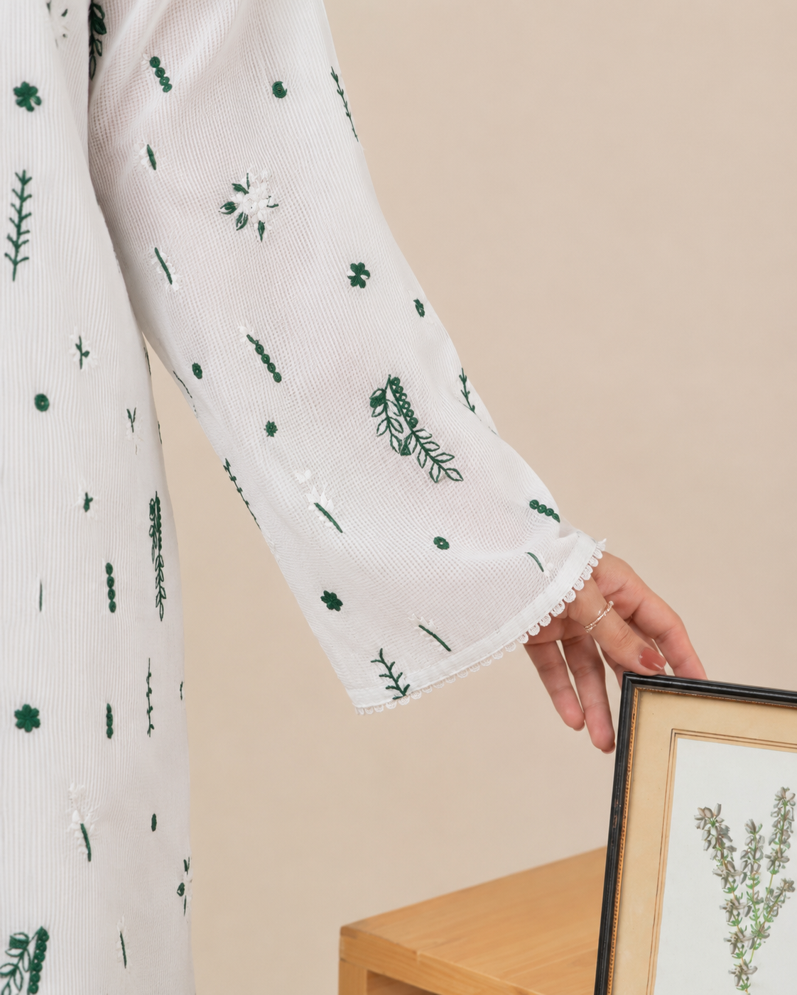 Daina Embroidered 3pc
