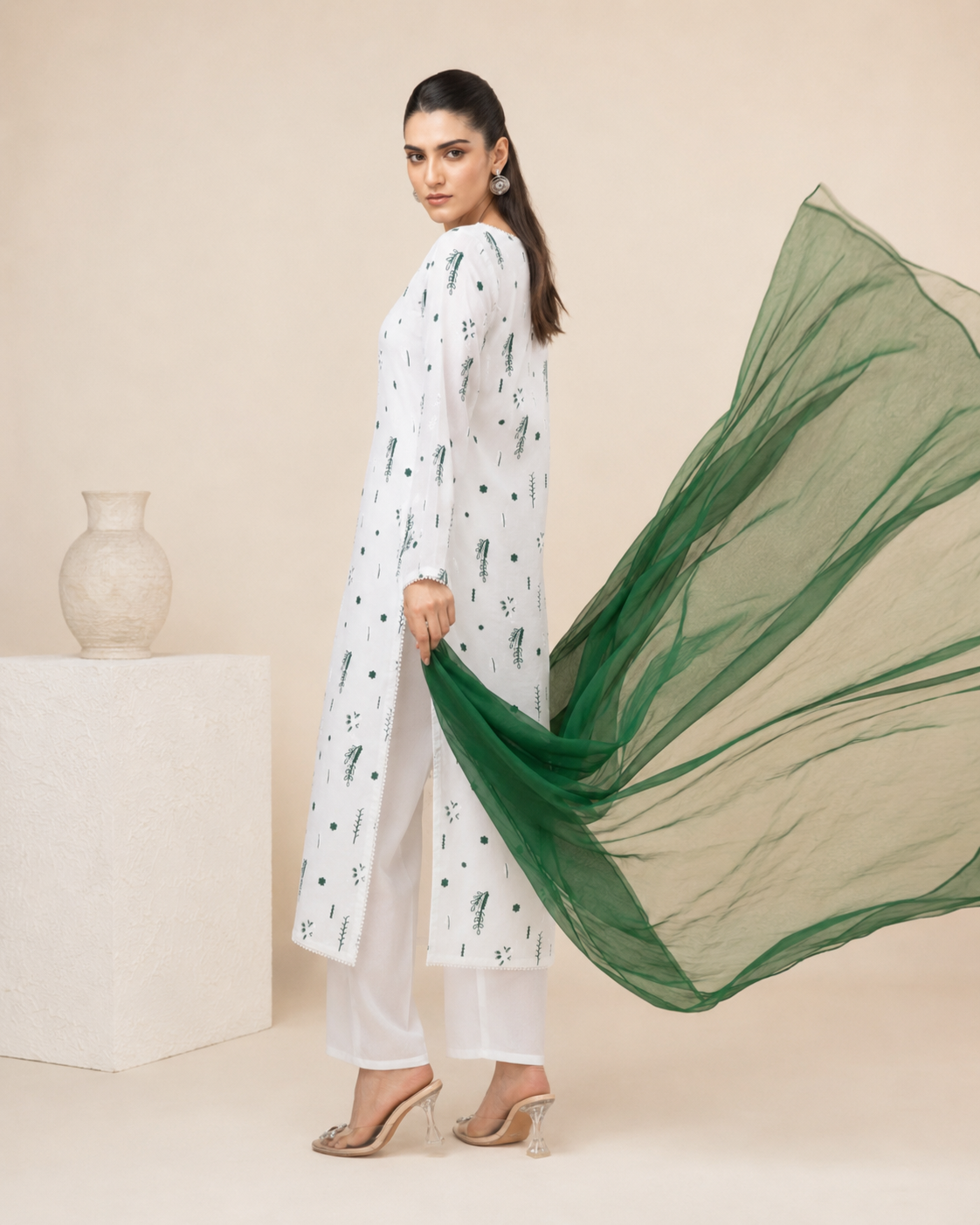 Daina Embroidered 3pc