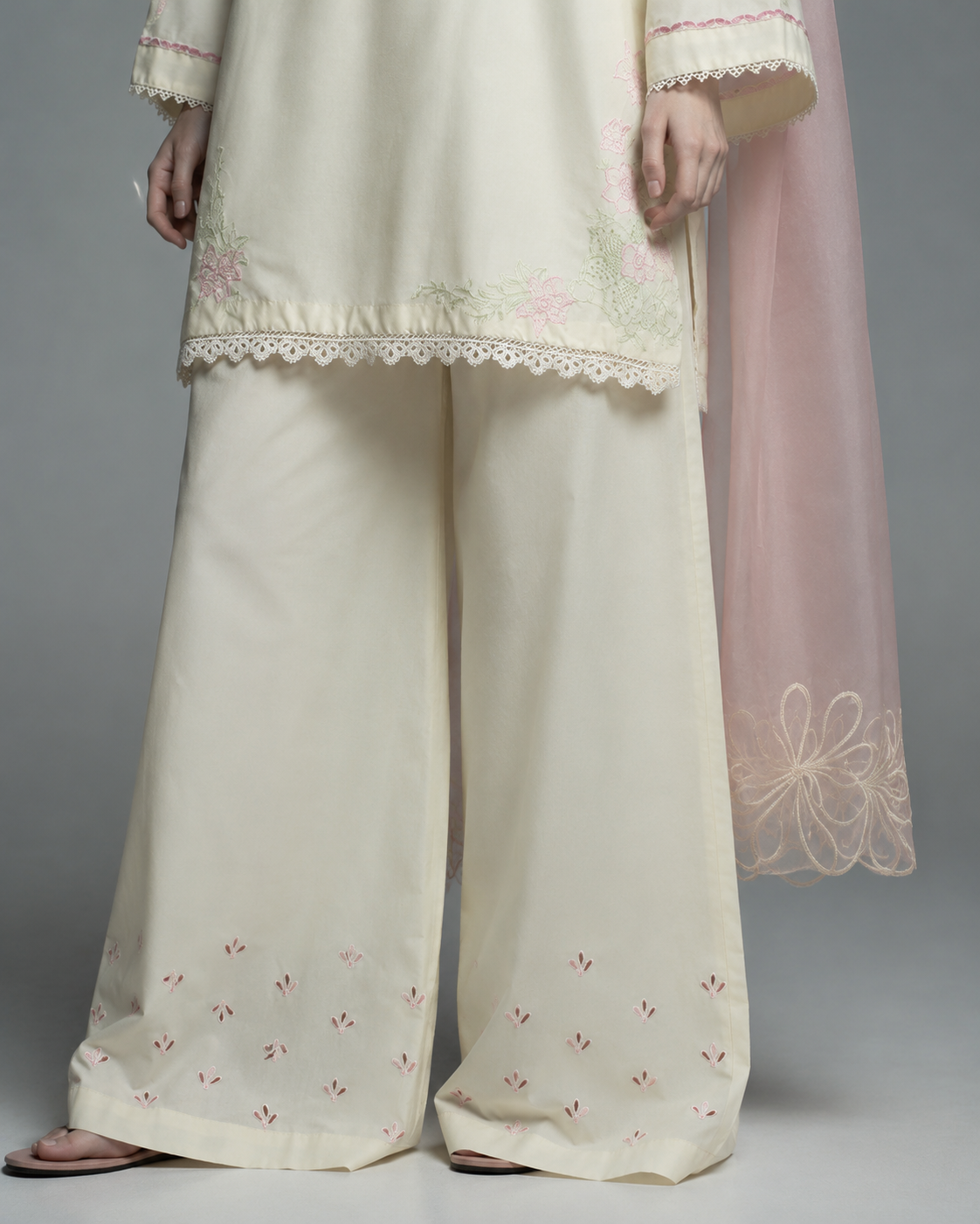 Amora White Emb 3pc