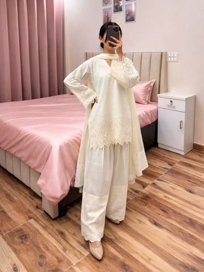 Tareeza Embroidered 3pc