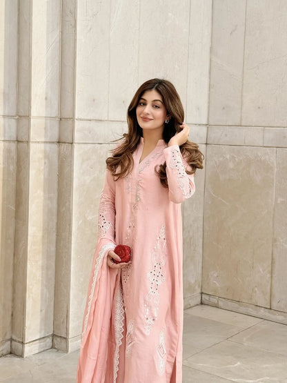 Vaneeza Embroidered 3pc